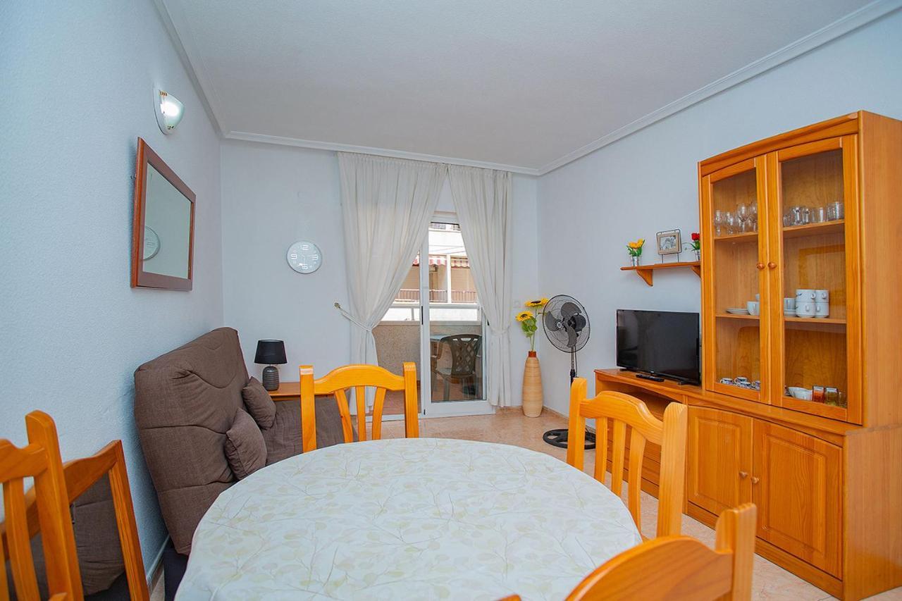 096 Pleasant Place Luis - Alicante Holiday Apartment Torrevieja Bagian luar foto